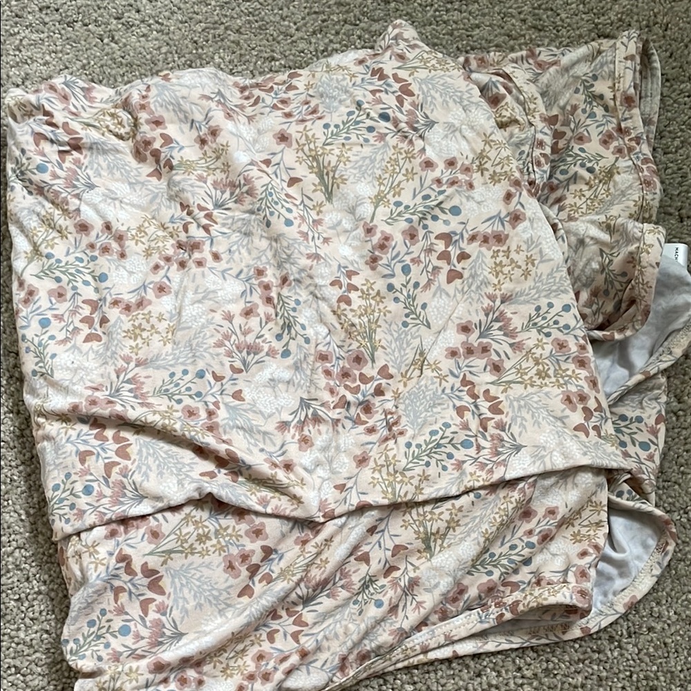 Lou Lou & Company Pearl Swaddle